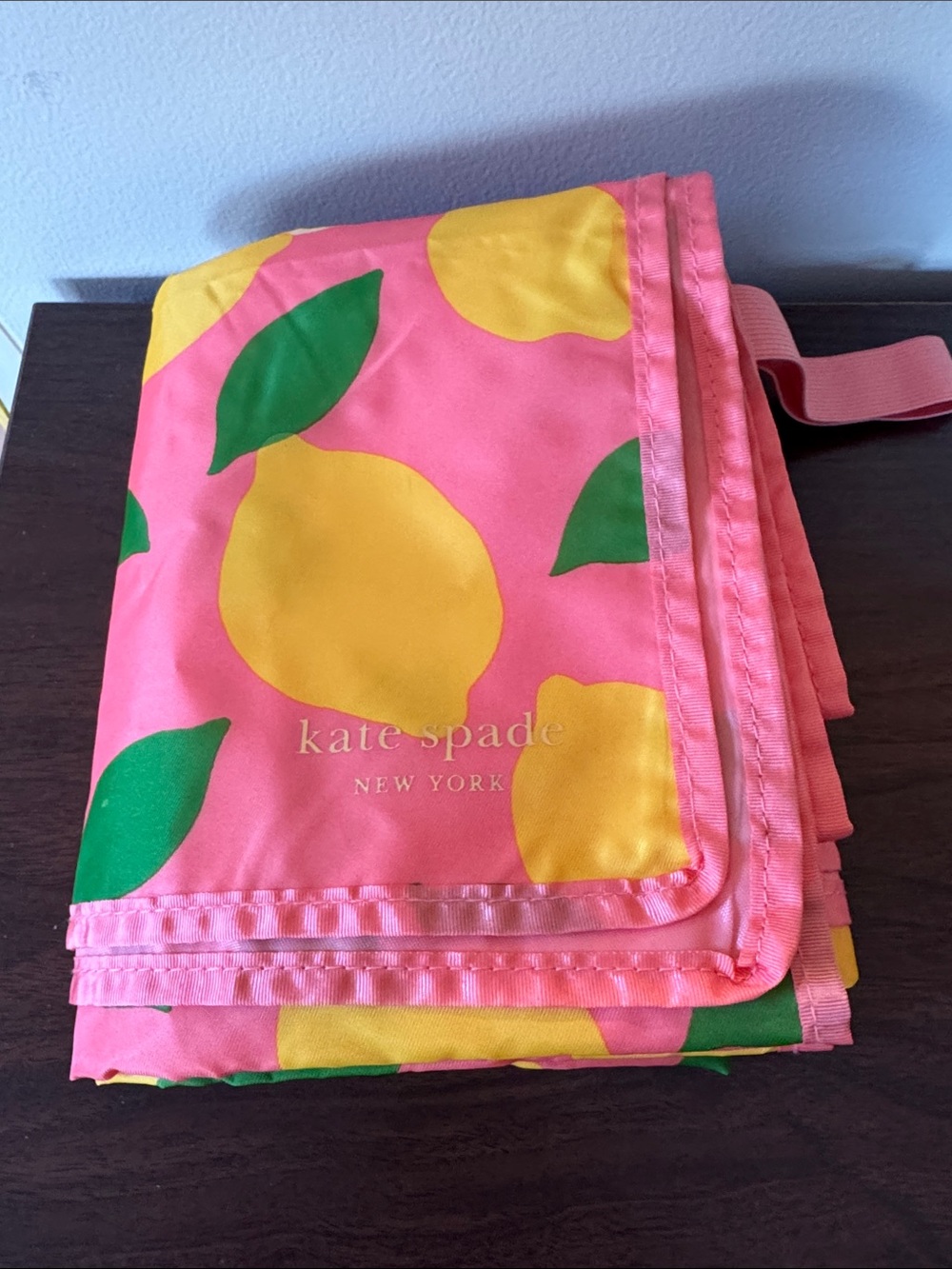 Kate Spade New York Lemon Print Foldable Picnic Blanket – 60" x 54"